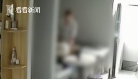  咸猪|理发店男子咸猪手伸进女顾客衣领，不是第一次