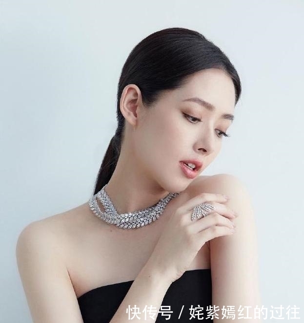 小腹|郭碧婷已成功“卸货”?工作室晒其写优雅真照,小腹平坦身材纤细