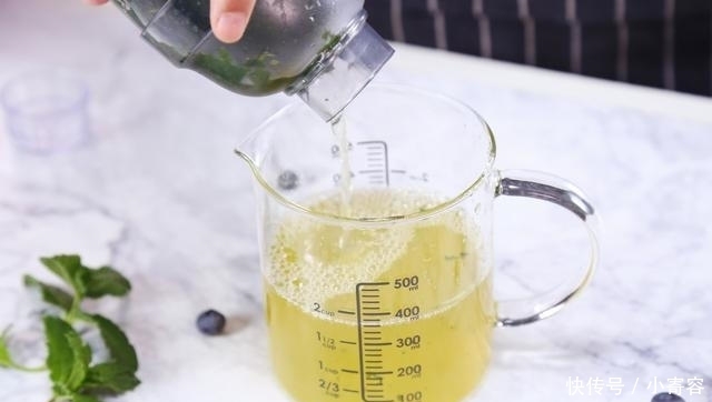  解渴|酸酸甜甜超解渴！自制柠檬苏打冰棍儿，解热解馋不长胖