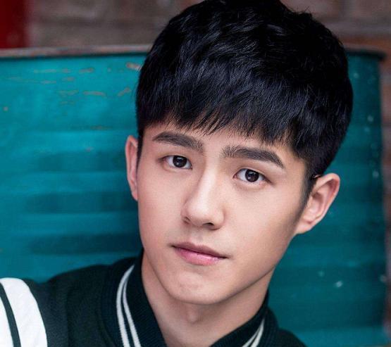 土气|杨紫改名因为拗口,刘昊然则因为土气,张嘉译又为何改名?