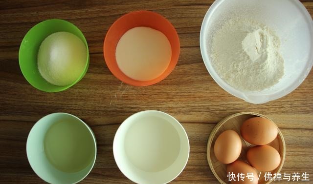  蓬松|最简单的蛋糕做法，不用烤箱电饭锅，蒸一蒸，蓬松宣软不上火