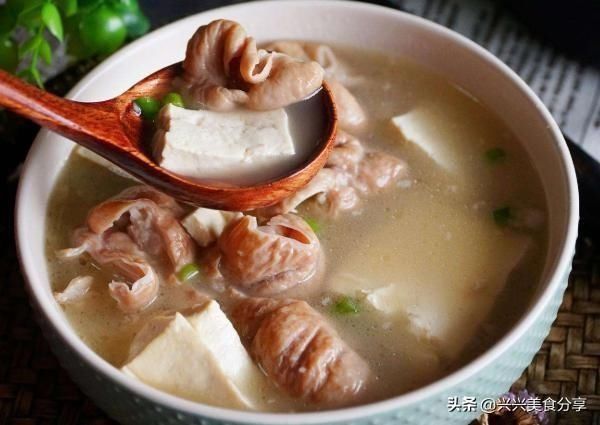  汤汁|豆腐和它是绝配，营养健康又解馋，炖一锅连汤汁都不剩，贵点也值