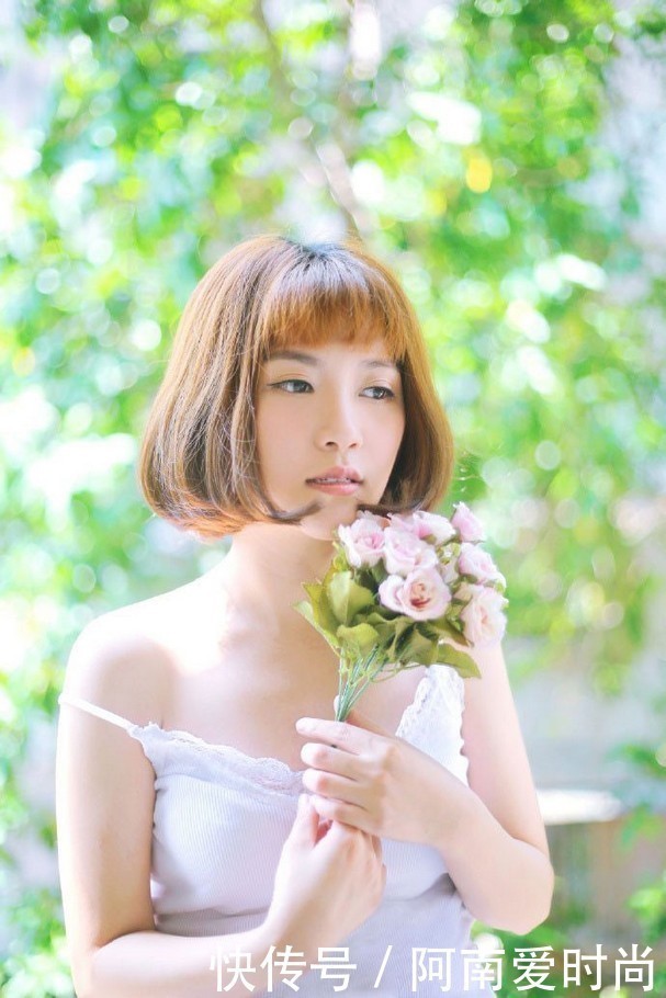 清纯|摄影写真清纯甜美短发美女,户外吊带衫写真