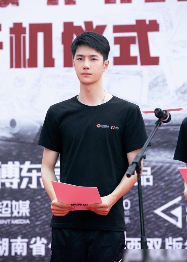 诠释|王一博能否诠释好警察角色,其实《天天向上》中就可以初见端倪