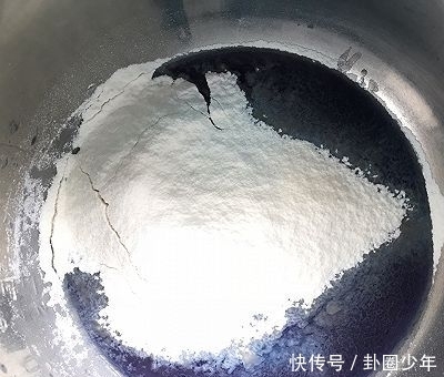  爆浆|#网红美食我来做#Q弹麻薯巧克力爆浆小蛋糕