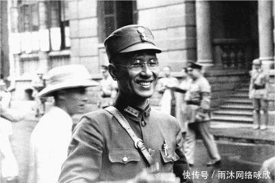 少将|这个军很奇怪,政委与师长都是中将军衔,为何军长却是少将军衔