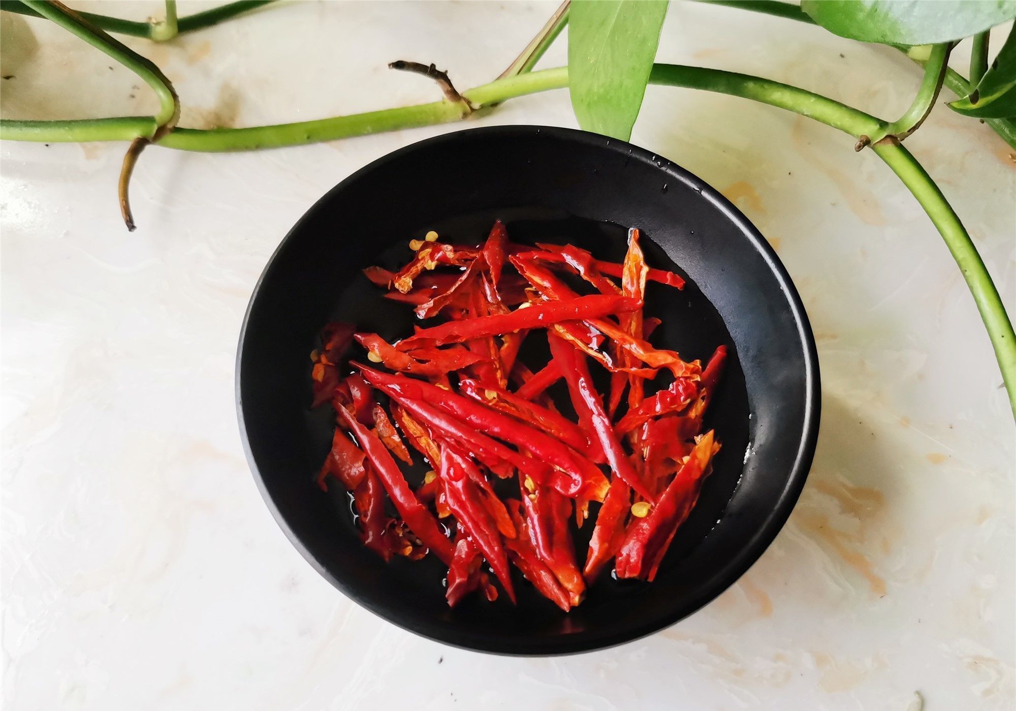 人体吸收|黄豆芽怎样做好吃,这个家常做法特香,不用放肉,佐酒下饭都不错