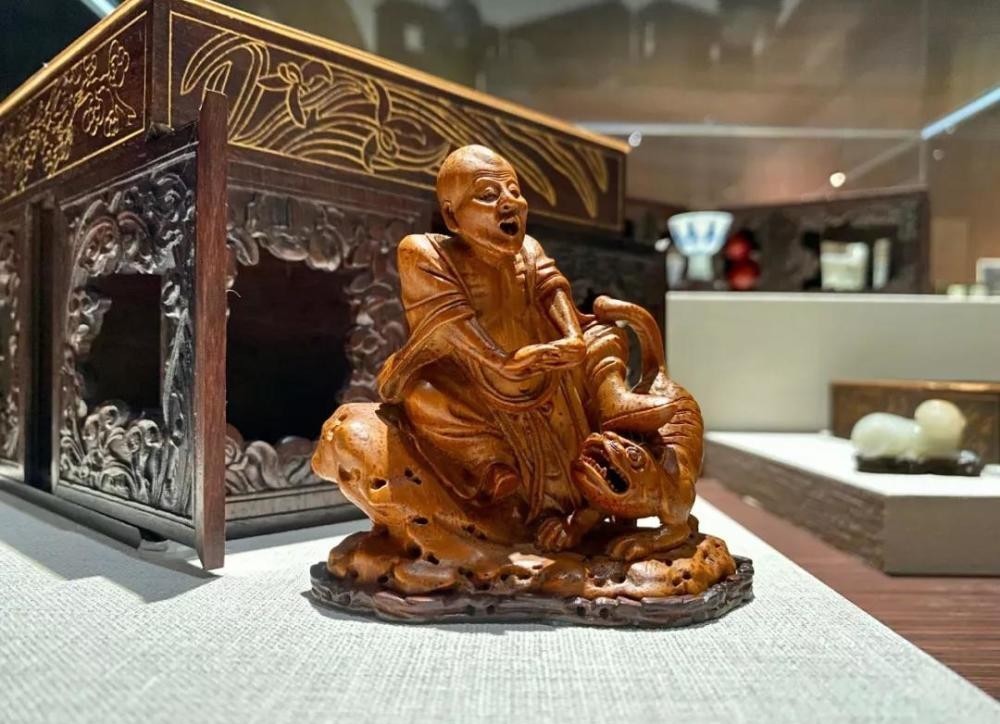  最强|地表上最强开箱！收藏达人乾隆皇帝的多宝格