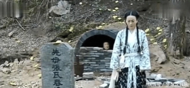 残忍|瓦罐坟一种残忍的习俗，儿子把母亲关进坟墓里，送一次饭加一块砖