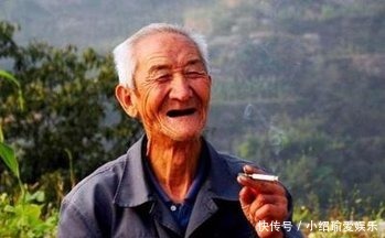 专家|老头带着祖传宝刀去鉴定，专家看到刀上四个字，忙问您的父亲是？