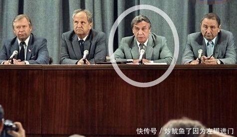 俄罗斯人|此人是“819事件”主谋, 普京却两次向其授勋, 只因他做了此事!