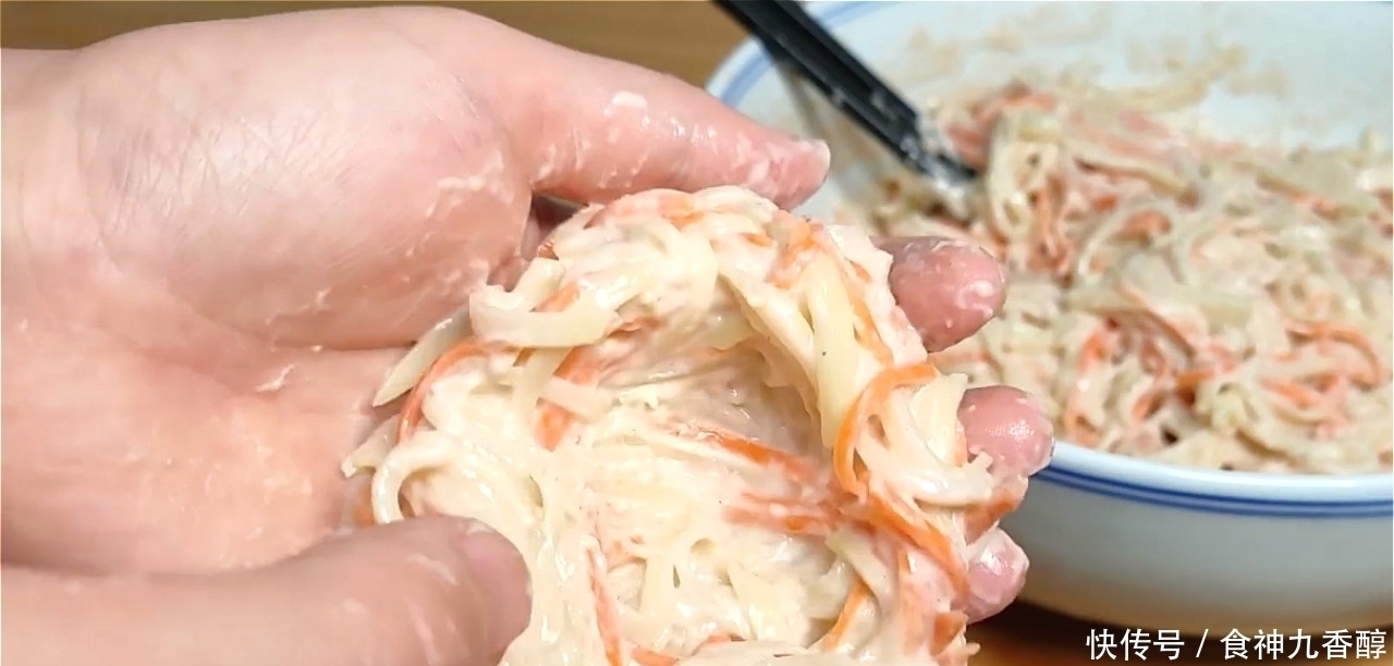 光盘|2个鸡蛋，5个土豆，创意早餐新吃法，上桌就光盘