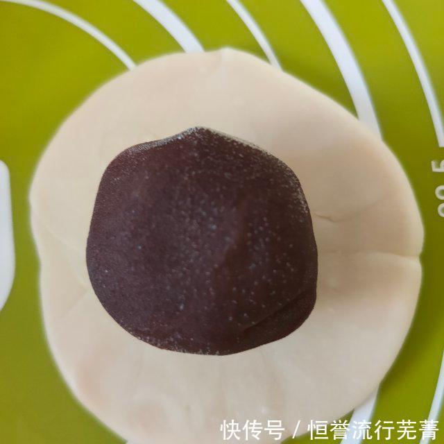 蛋黄|蛋黄酥,自己做的吃着更健康