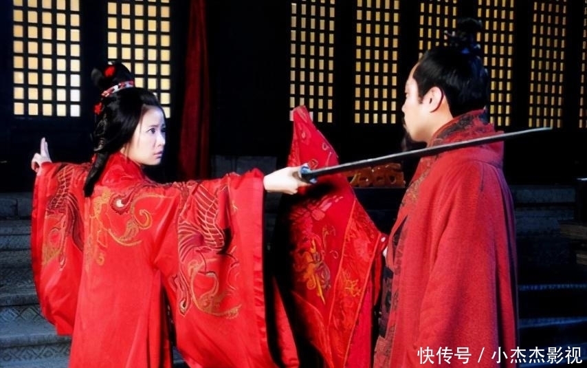 孙尚香|孙尚香睡觉有个坏习惯，法正建议刘备，分而居之