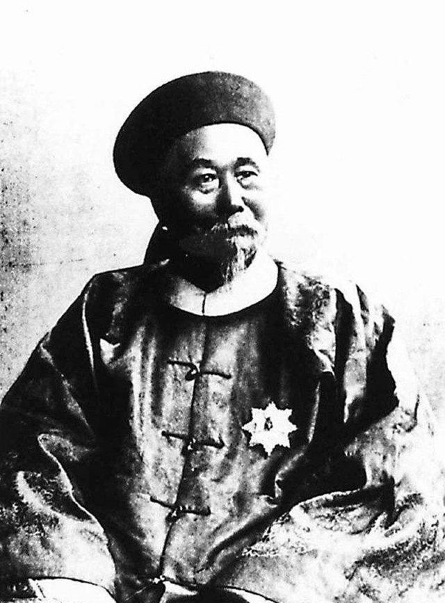 瞧不起|曾国藩提携李鸿章,却遭爱徒瞧不起,铁血“曾剃头”始终稍胜一筹