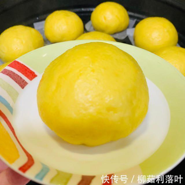 豆沙包|南瓜豆沙包,金黄色很是诱人