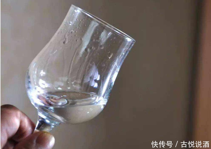 收藏|这么多白酒,为什么只爱收藏酱香型白酒?老收藏家告诉你