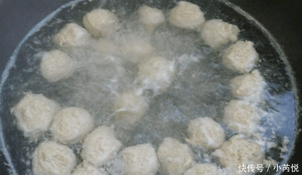  正确|你们煮肉丸都是直接下锅? 难怪肉发柴口感差, 正确方法在这!