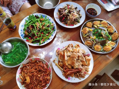 晚餐|节日不下馆子,妈妈准备200元的晚餐,分量足,家人都吃好