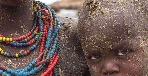 当地|非洲人缺衣少食饿得干瘦看完当地菜市场后怪不了别人