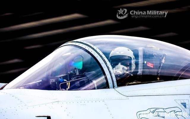 涂装|涂装就是战斗力,歼10C换上实战服,大红鹰充满了杀气