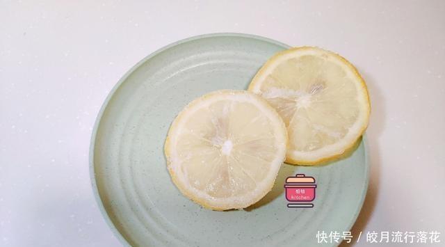 柠檬泡水|储存柠檬的方法非常简单,柠檬长时间不会皱缩