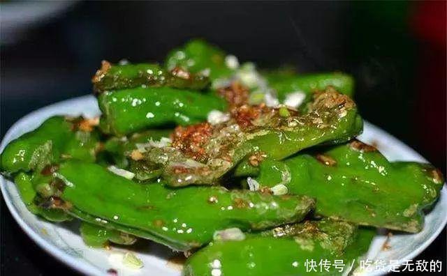 入味|饭店大厨透露做虎皮青椒,别直接下油锅否则不“起皮”不入味