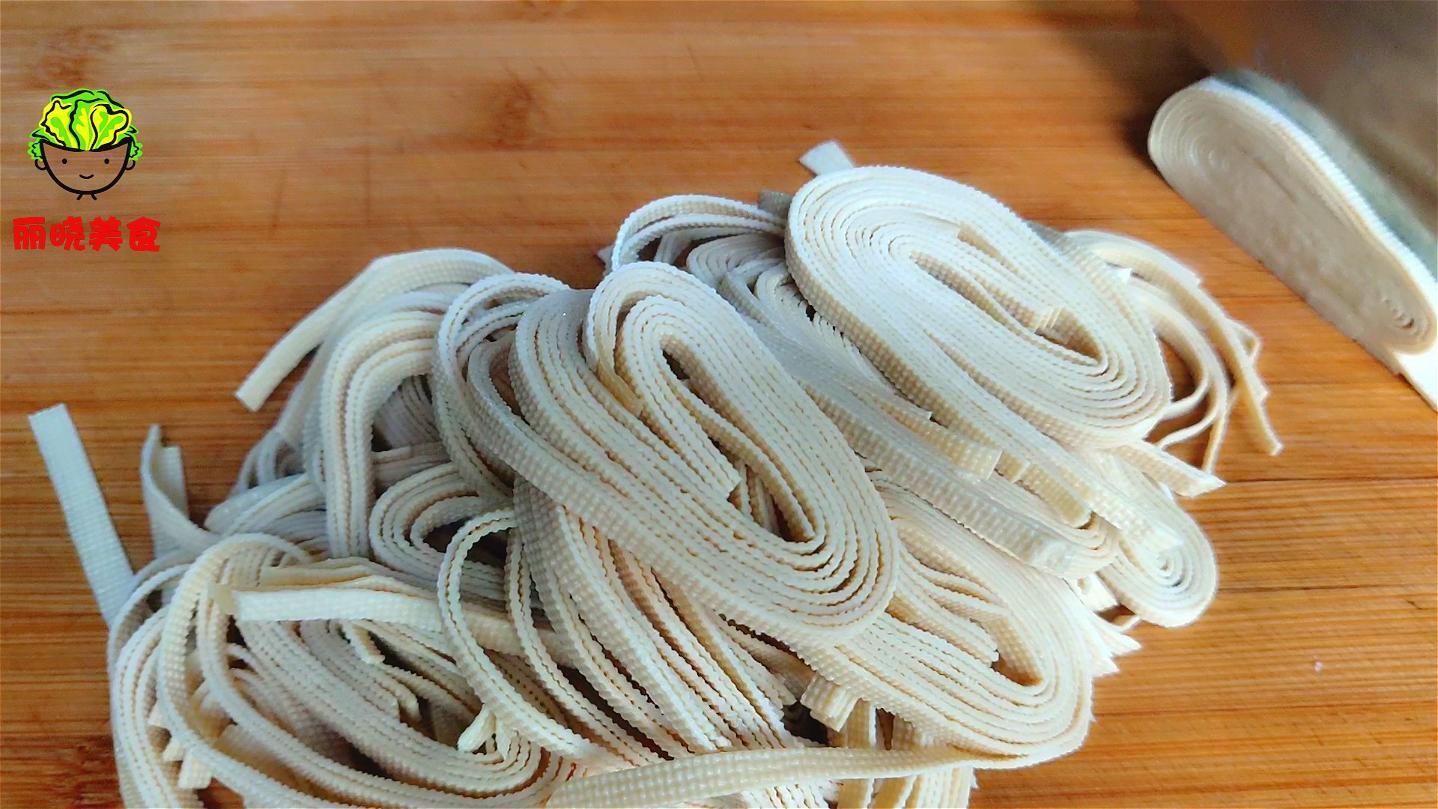 豆腐皮|豆腐皮别炒菜了,教你好吃做法,我家一周吃5次,真的是太解馋了