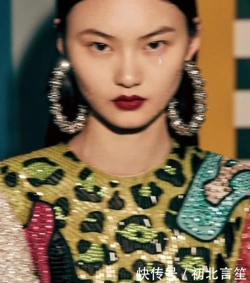 贺聪|刘雯接班人原来是她?新一代的国模之光,还是亚洲唯一登上顶级大刊的国模?