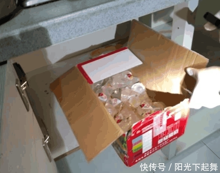 果冻|因一把椅子, 警察抓出一伙涉黄人员, 网友: 果冻是涉黄物品?