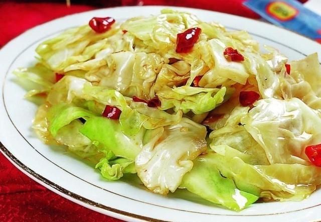 包菜|做手撕包菜时,别傻傻直接下锅炒,多做这一步,鲜嫩爽口又美味