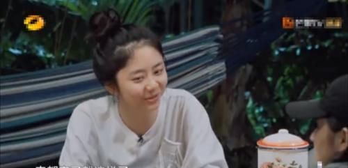 三观|《向往4》谭松韵半夜吃玉米,却坐实黄磊做饭造假网友毁三观