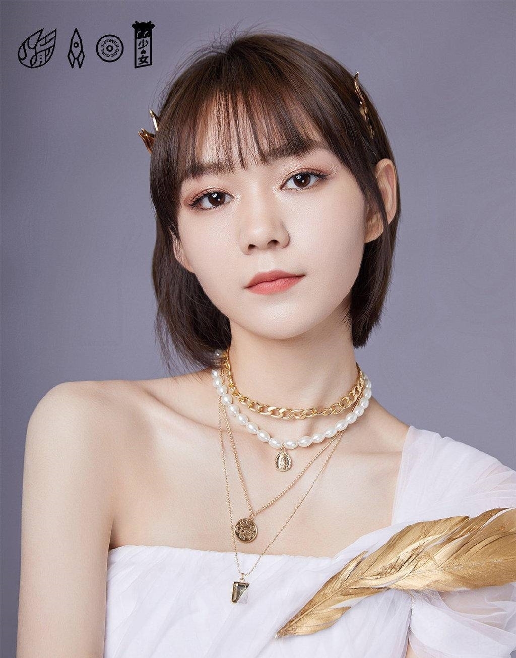  服装|毕业后的火箭少女再现创1初舞台服装，瞬间想起了2018年那个夏天