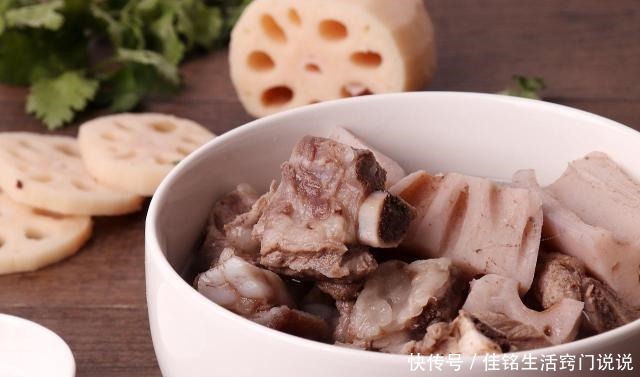 小编|这样做出来的莲藕排骨汤,味道鲜,连喝几碗都不过瘾