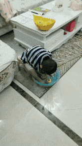 苹果|搞笑GIF：弟弟每天都会给姐姐洗苹果吃