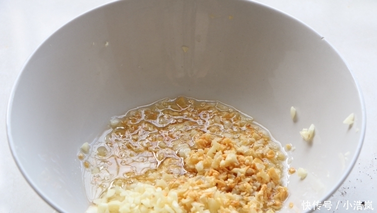 加油|天热排骨别再炖了,教你懒人吃法,不加油不加水,出锅瞬间就吃光