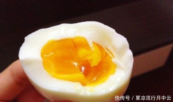 煮软的鸡蛋|散心蛋到底能吃吗爱吃鸡蛋的朋友注意了,担心中毒哦