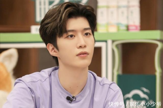 艺人|8月“最火”的00后艺人何洛洛第六,王源第二,榜首真霸榜!