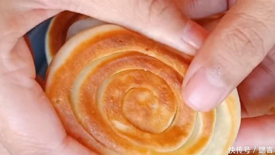  层次的一|不用烤箱教你做孩子爱吃的奶香发面饼干,松软香甜,放凉了也不硬...