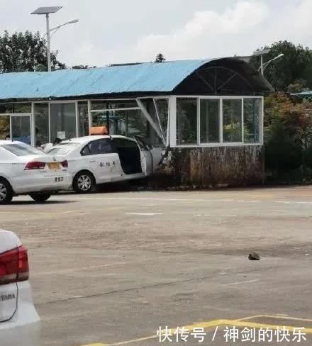  发生|你学车时发生过什么狗血的事？看评论笑到头掉，是我的快乐源泉！