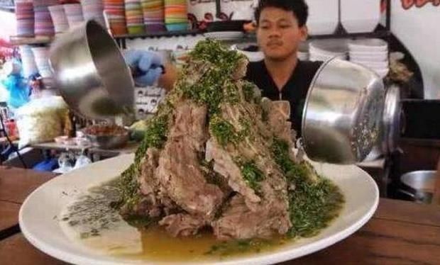 排骨|去泰国吃“火山排骨”,500元一份,本想大吃一顿,端上来被坑了