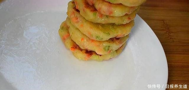 食材|用土豆做的早餐饼你吃过没营养丰富色香味俱全,出锅被抢光