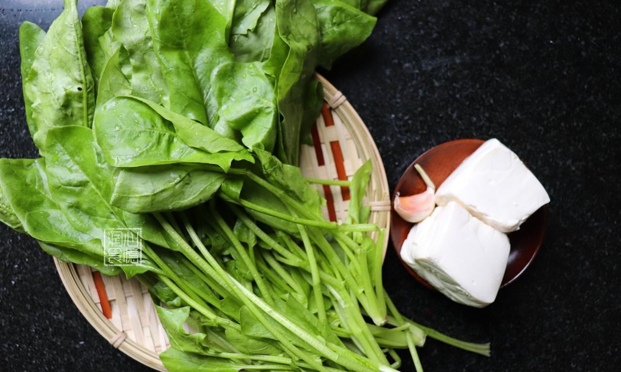 麻烦|6种尽量先焯水再炒的蔬菜,吃着更放心,提醒家人,麻烦些也值得