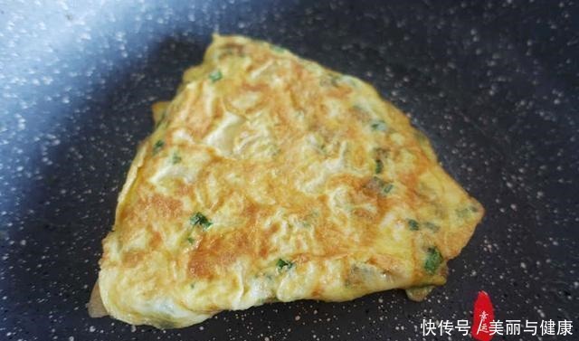 鸡蛋|三种不同的鸡蛋饼,制作方法各异,您更喜欢哪一种