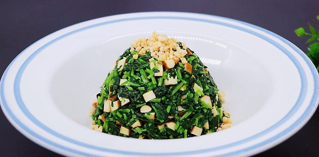 香油|马兰头是春天里的时令蔬菜,配上香干和香油,味道太香了