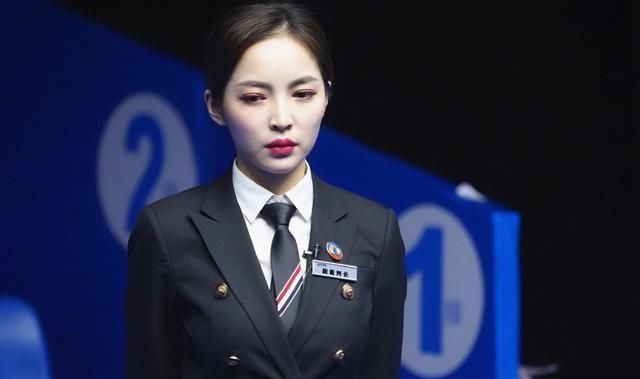 潘晓婷|感慨最美台球裁判夜晚发文心不动则不痛