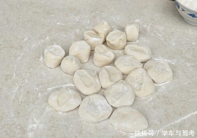 用筷子|大白菜这样吃才解馋,不炖不炒,连吃三天都不腻,出锅比吃肉香