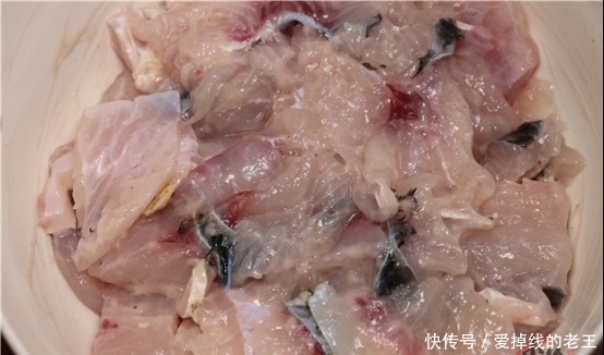  方法|才发现，原来草鱼去刺这么简单，2分钟学会，鱼刺去除快速又干净
