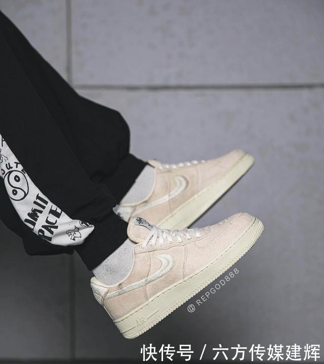 AF1|Stussy x AF1上脚果然香！两双配色你怎么选