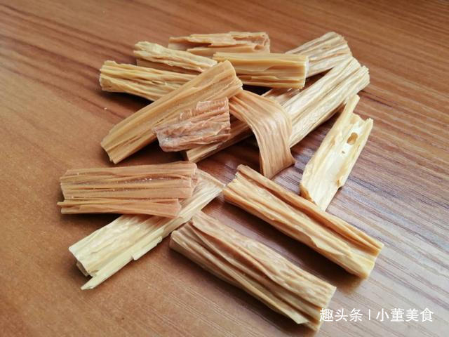 泡发|泡腐竹时，别放水里直接泡，大厨教你一招，简单快速不夹生